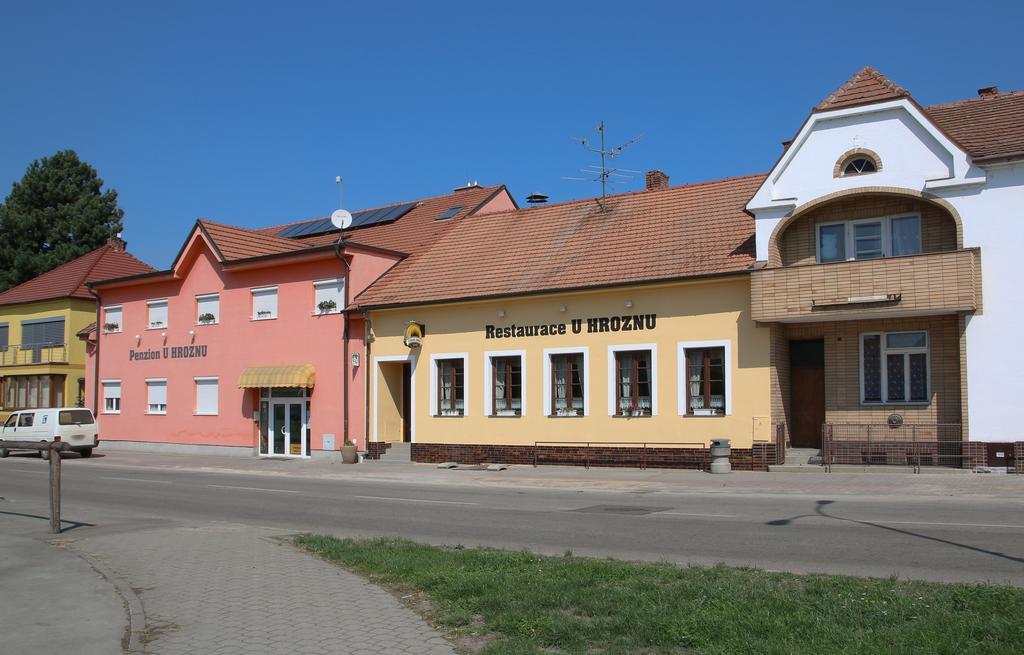 Penzion A Restaurace U Hroznu Velké Bílovice Exterior foto